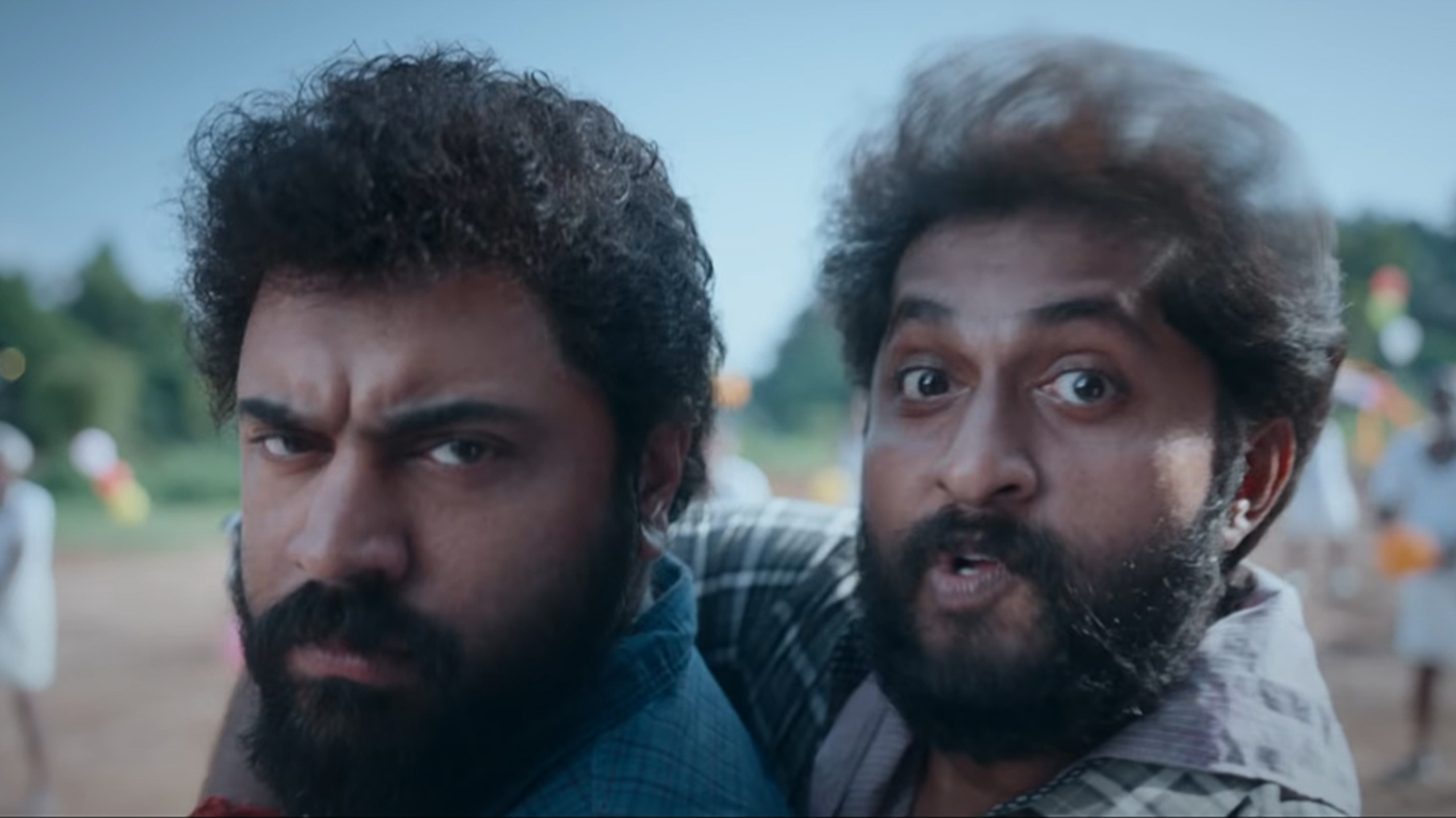ആൽപ്പറമ്പിൽ ഗോപിയായി കട്ട ലോക്കൽ ലുക്കി നിവിൻ പോളി; ഒപ്പം ധ്യാനും അനശ്വരയും! ഡിജോയുടെ ‘മലയാളി ഫ്രം ഇന്ത്യ’
